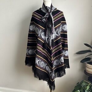 100% Wool Poncho Bow Tie Front Fringe Hem Western Festival Lagenlook Boho Fish